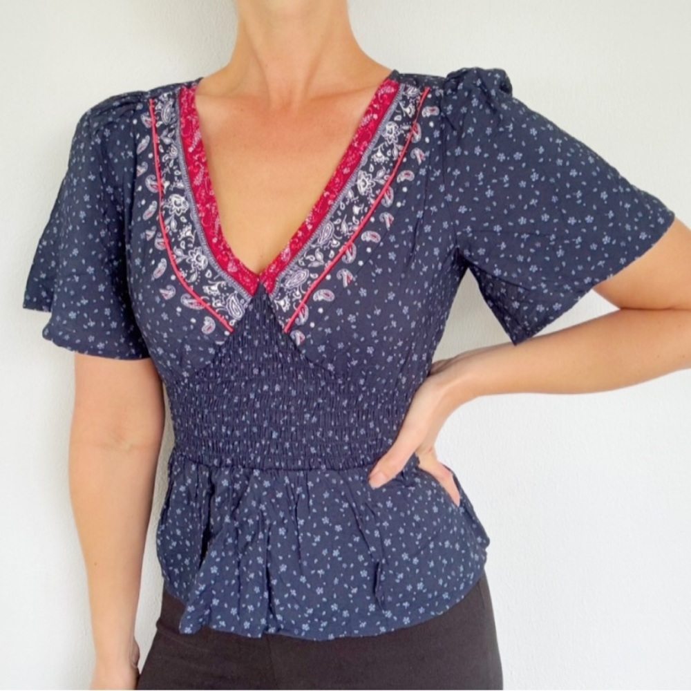 LOFT blue red paisley bandana print v-neck short sleeve blouse size XS